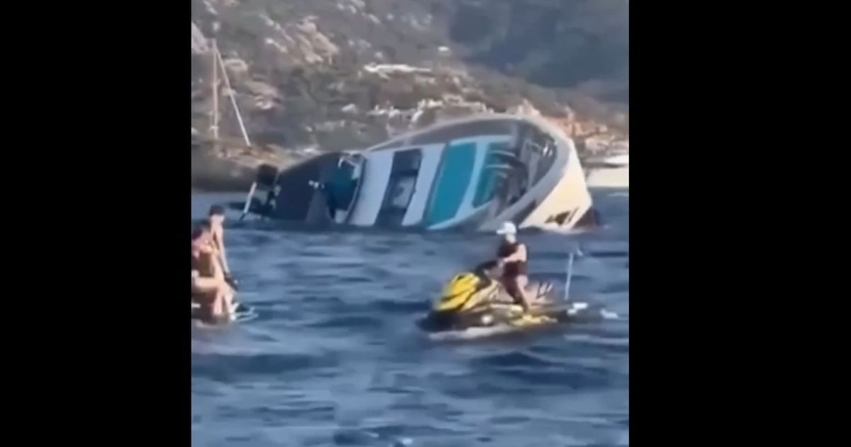يخت فاخر يغرق في البحر المتوسط بعد 4 أيام على تسليمه لمالكه