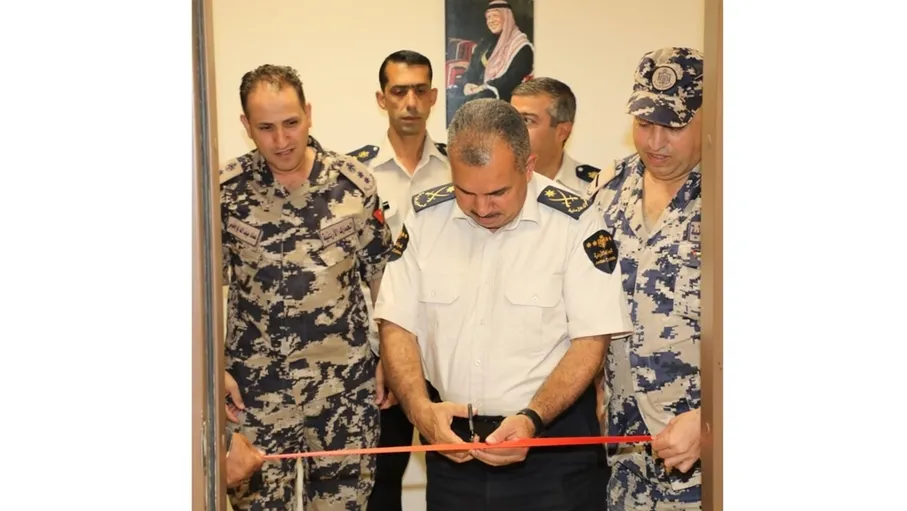 مدير عام الجمارك يفتتح قاعة كبار العملاء في الماضونة…