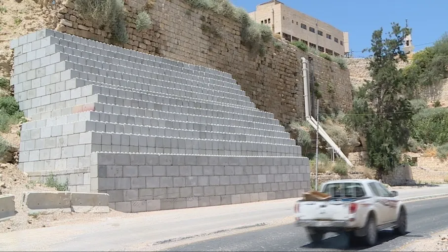 1.5 مليون دينار إضافية لمعالجة بؤر تصريف مياه الأمطار بالكرك…