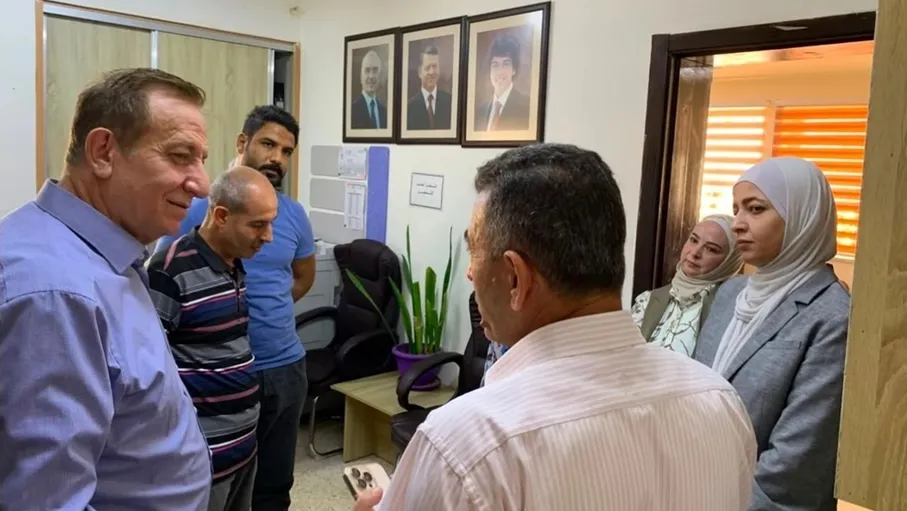 الخريسات يتفقد مديريات الآلات والمكننة الزراعية والأبنية والإر…