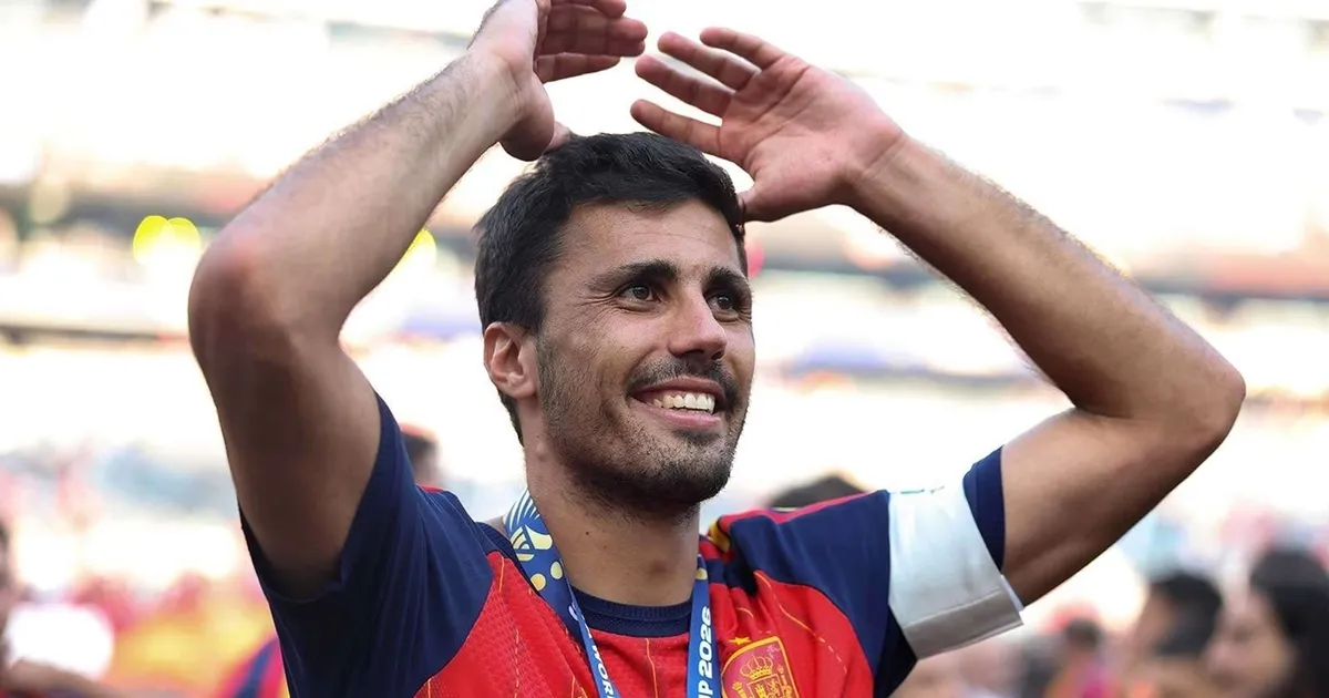 اتفاق بين برشلونة والسيتي حول انتقال رودري للبلوغرانا.. هذه قيمة الصفقة