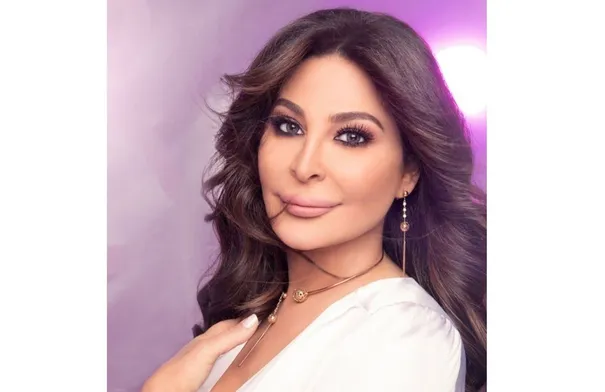 شاهد.. بعد 17 عامًا من الغياب.. إليسا تعود إلى قرطاج وسط…