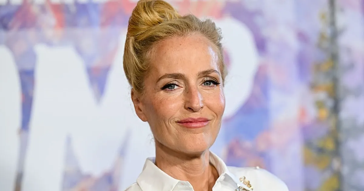 ممثلة أمريكية تفتح صندوق أسرار مراهقتها وتكشف علاقتها بفتاة
