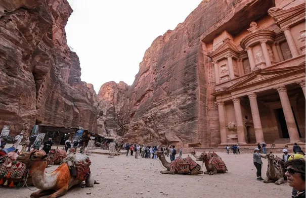 نمو الدخل السياحي 24.9% في تموز ليبلغ 4.4 مليار دولار…