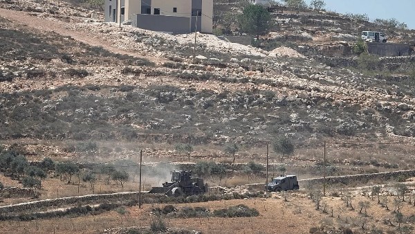 رئيس الوزراء الفلسطيني يوجه بدعم صمود “قصرة” مع تصاعد اعتداءات المستوطنين وإقامة بؤرة استيطانية جديدة شرق رام الله
