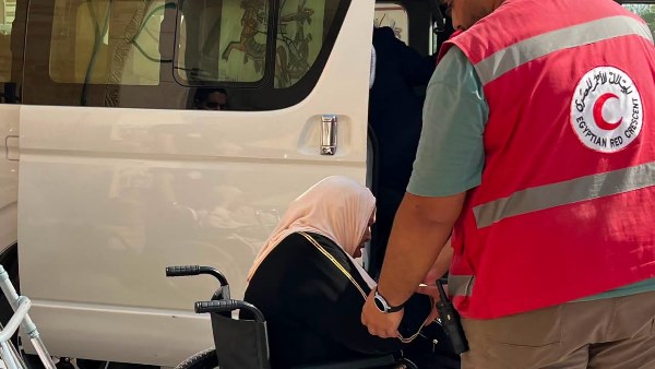 معبر رفح البري يستقبل الدفعة الـ 75 من العائدين الفلسطينيين