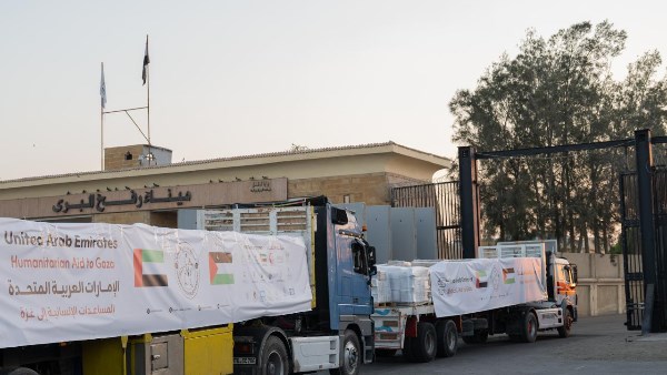 عبور 5 قوافل تحمل 683 طناً من المساعدات الإماراتية ميناء رفح البري تمهيدا لإدخالها للفلسطينيين بغزة