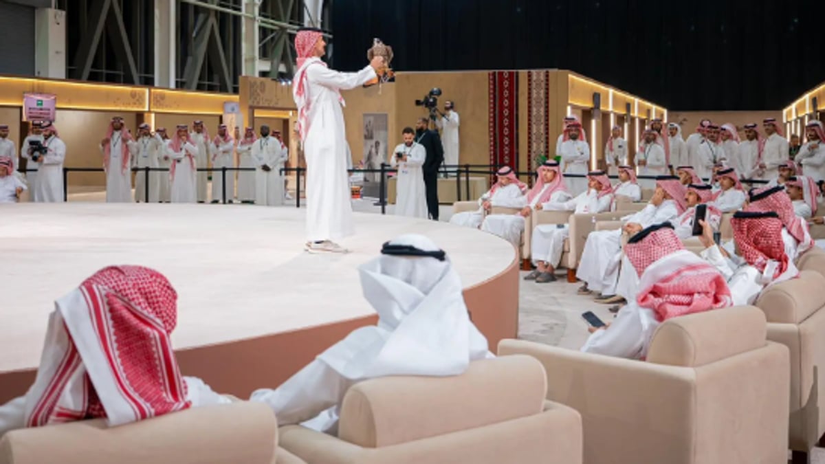 بيع 4 صقور في الليلة الرابعة لمنصة المزاد الدولي لمزارع إنتاج الصقور 2026