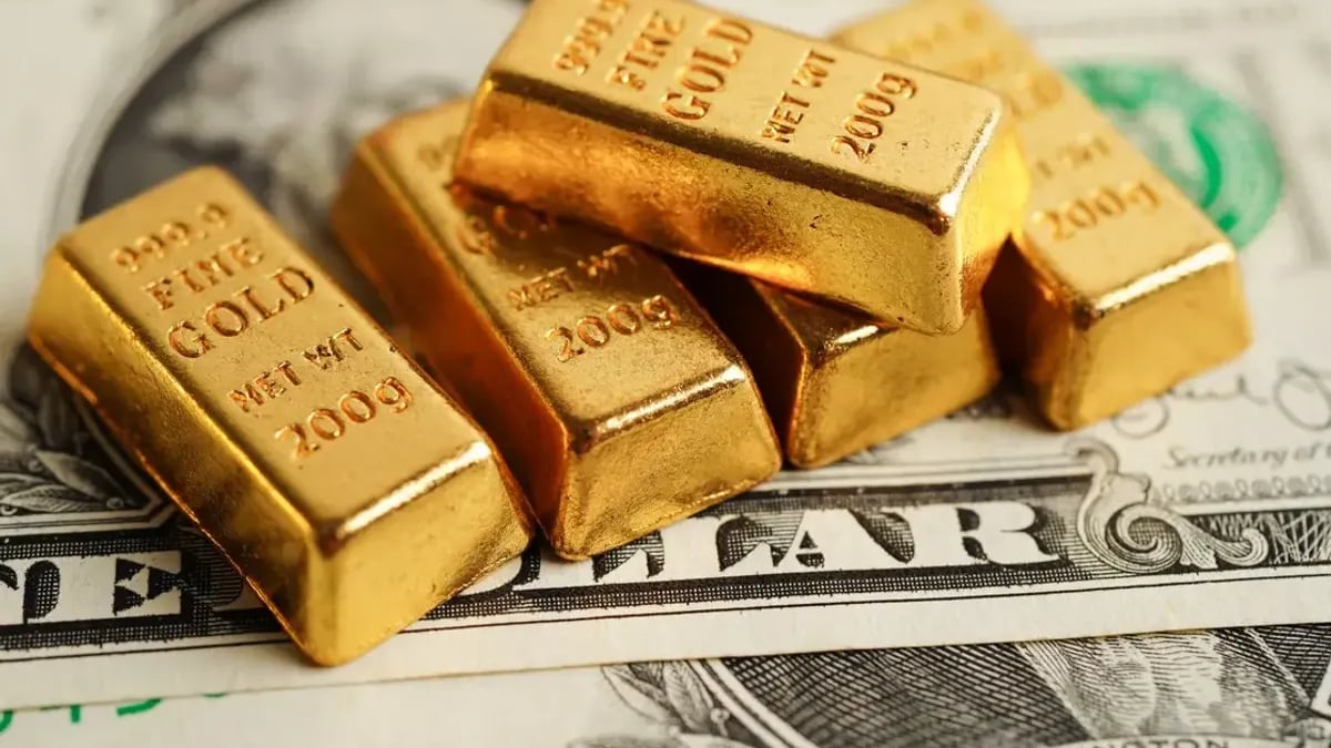 أسعار الذهب تتراجع عن أعلى مستوى في شهرين وسط عمليات جني أرباح