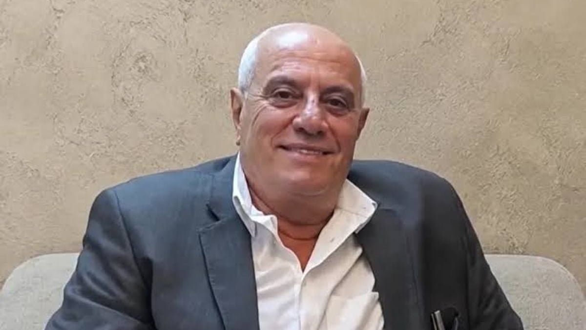 بعد توقيفه في السفارة السورية.. لبنان يستجوب اللواء عادل عيسى ويقرر تسليمه إلى دمشق