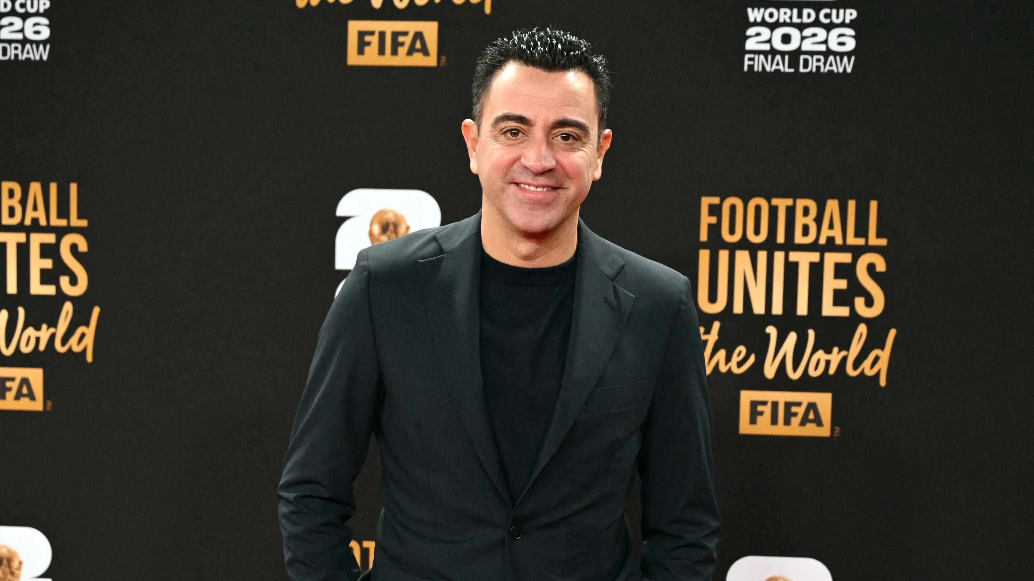 ابن كرويف يعود إلى جذوره.. تشافي مدربًا للمنتخب الهولندي بعقد طويل