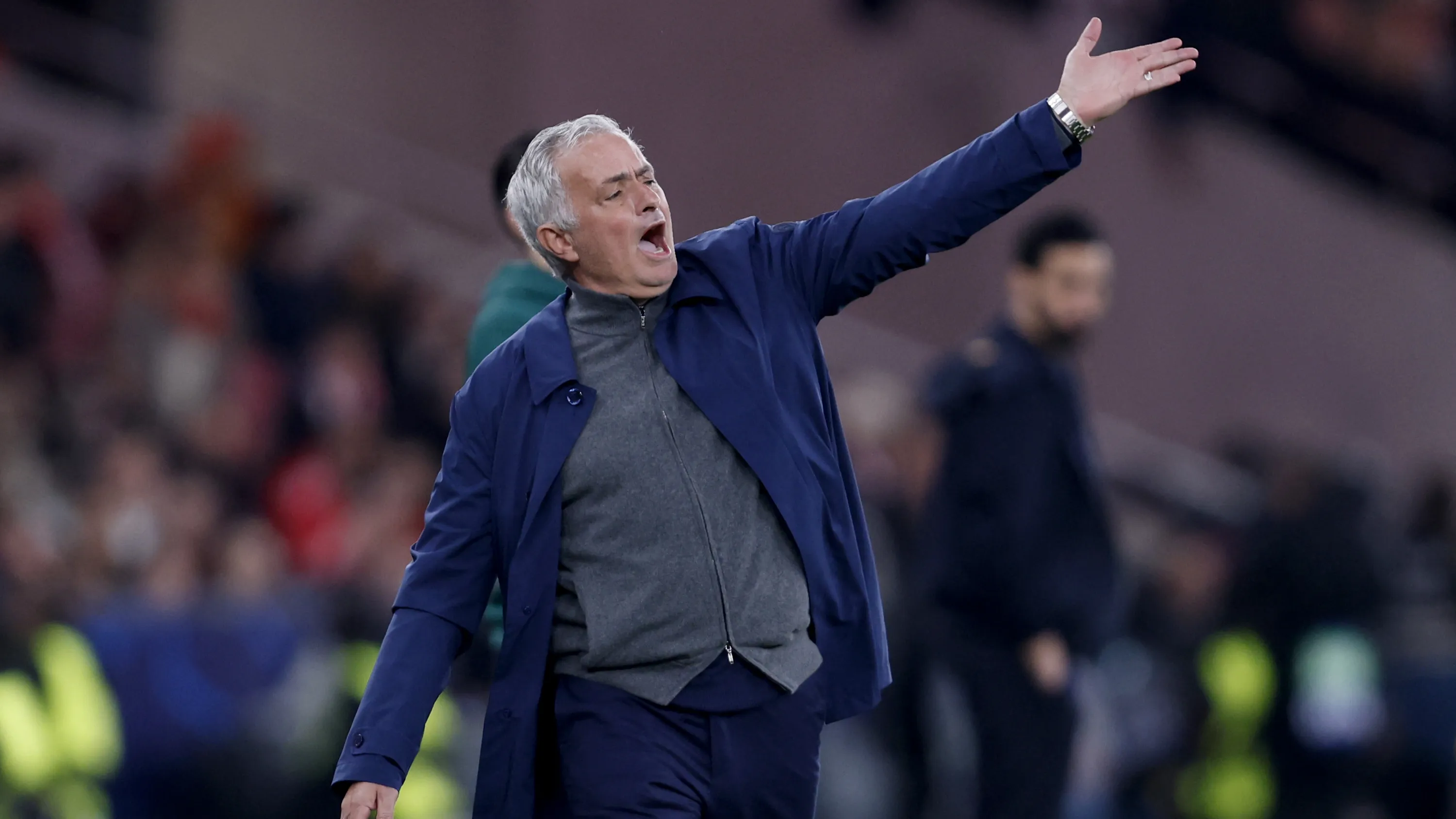 عكس ما فُرض عليه في بنفيكا.. مورينيو يُصحح خطيئة ولايته الأولى مع ريال مدريد