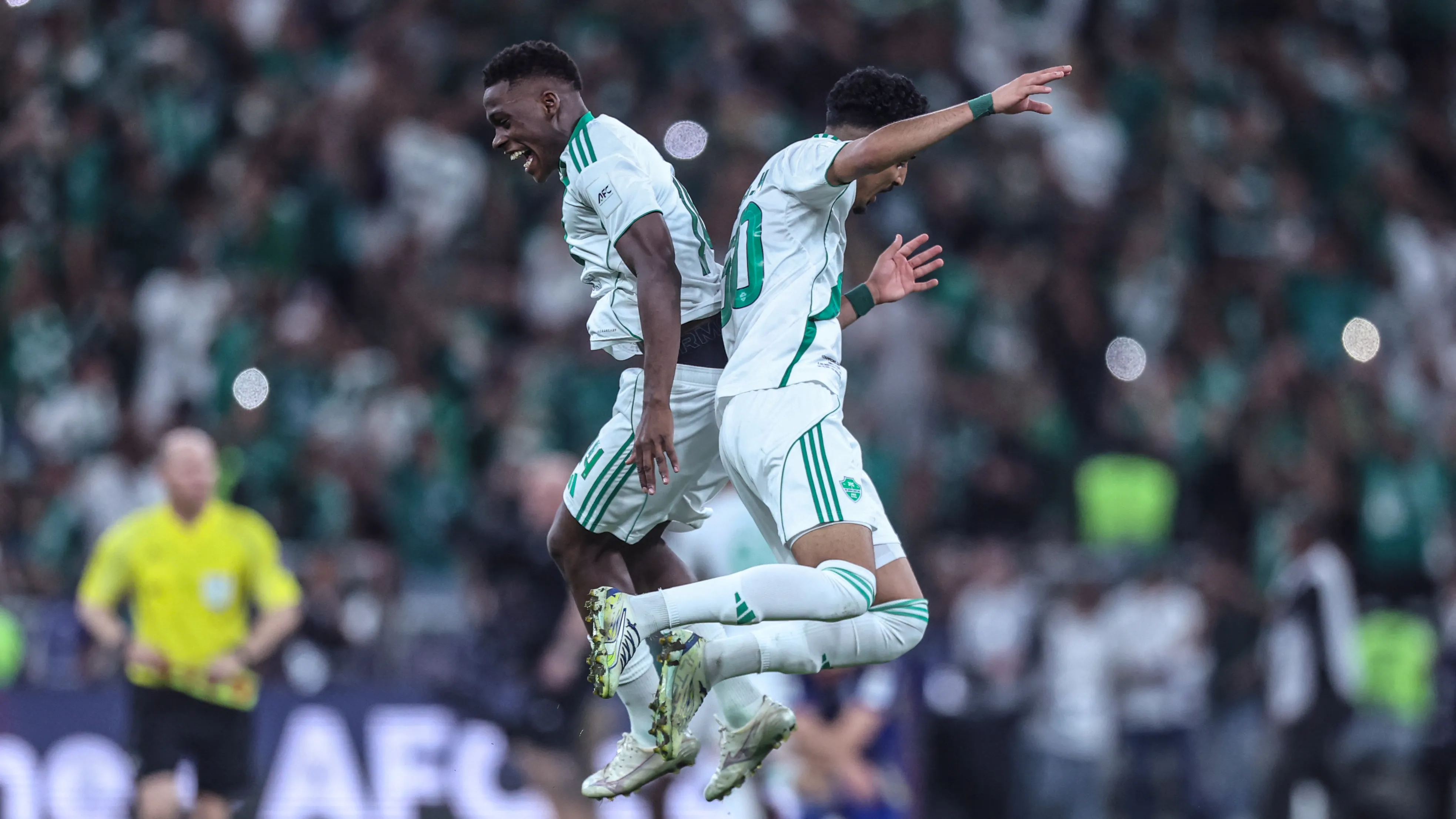 صفقتان جديدتان وحارس بديل.. كيف يبدأ الأهلي موسم دوري روشن؟