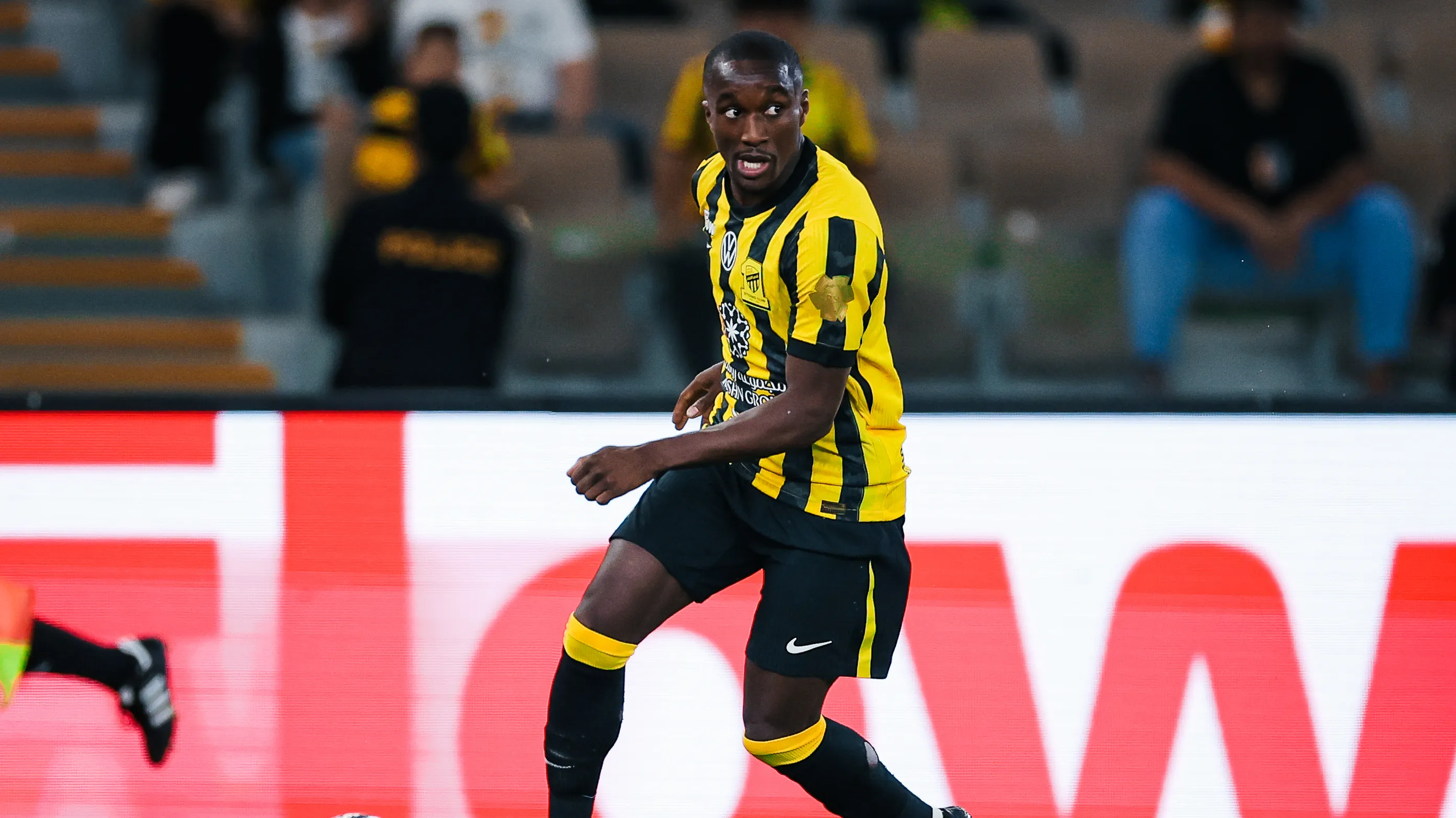 لماذا تأخر رحيل موسى ديابي عن الاتحاد السعودي؟