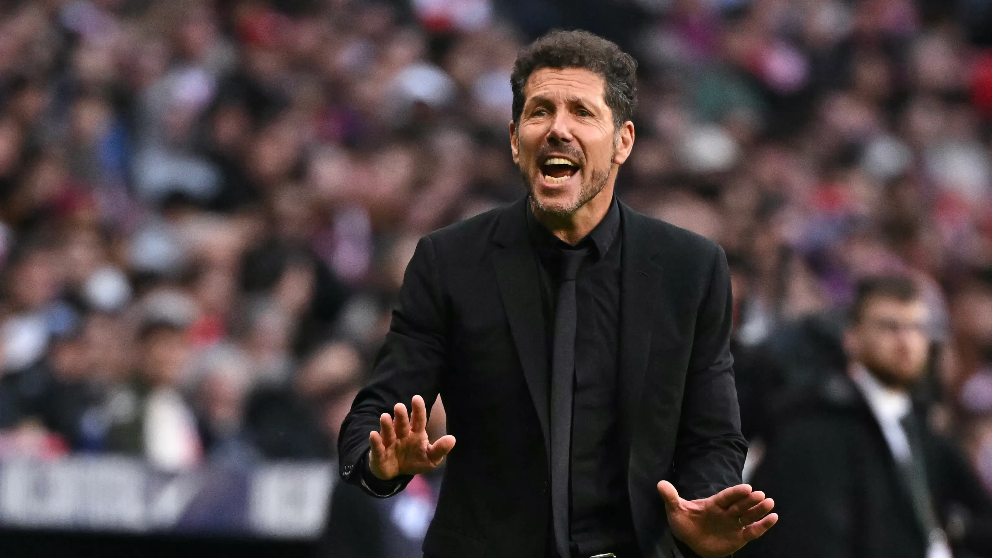 رسميا.. أتلتيكو يوقع مع هدف برشلونة وآرسنال
