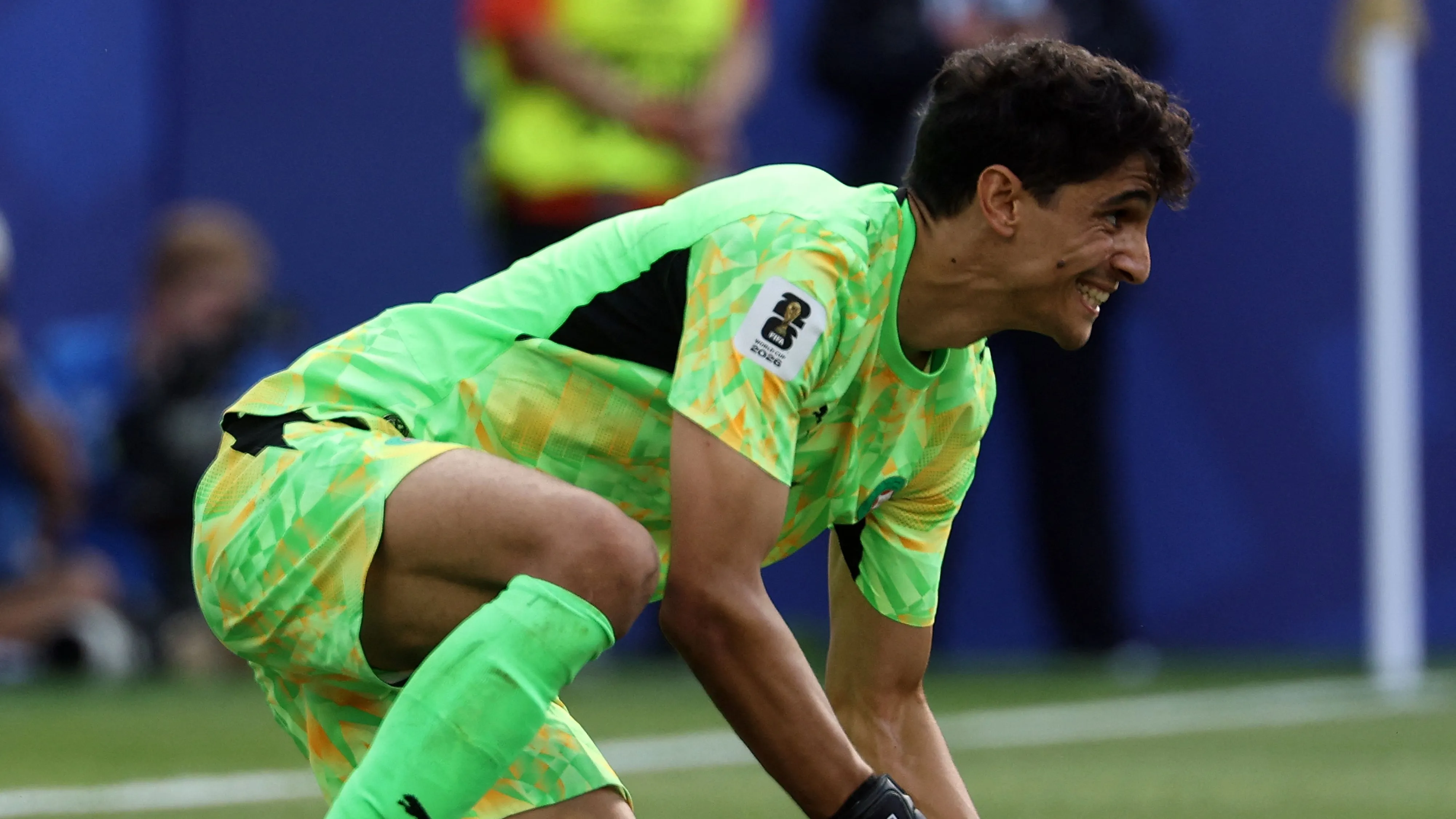 بونو يُغطي العيوب.. أسطورة الهلال يصدم إنزاجي