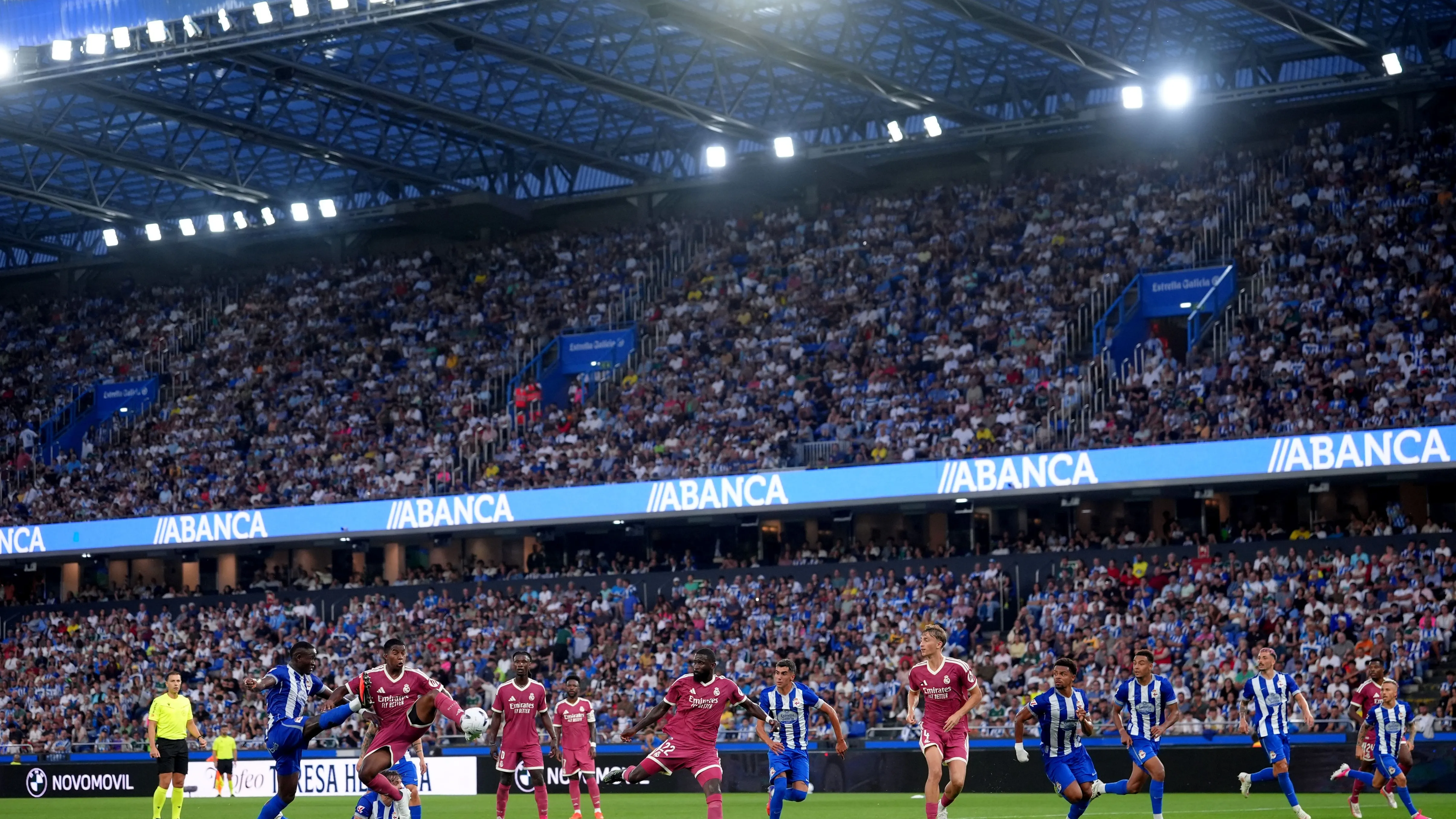 ريال مدريد يستبعد مهاجمه من رحلة ألمانيا
