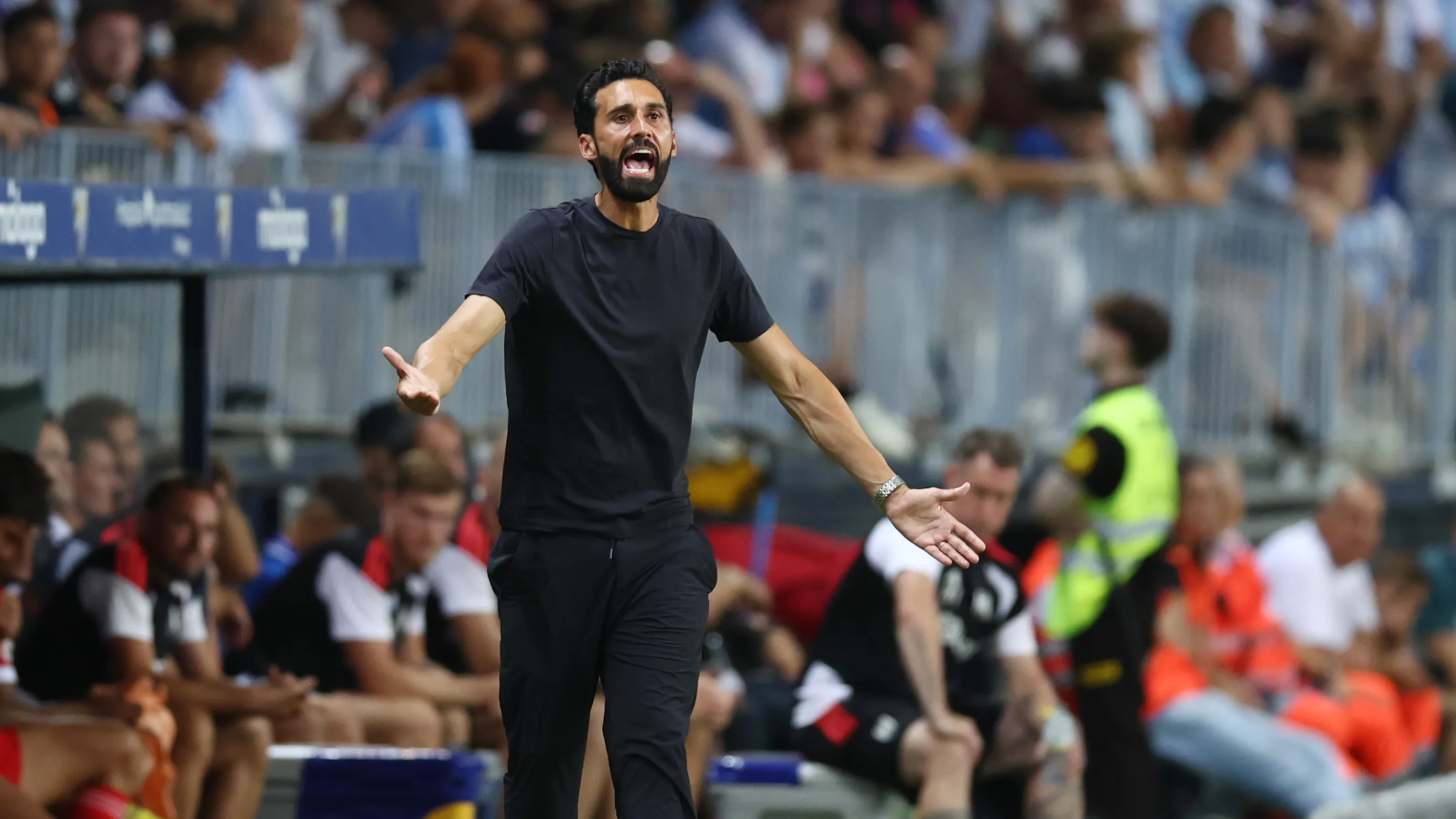 فيديو: طرد وانسحاب من مباراة ودية.. تصرف غريب لأربيلوا قبل انطلاق البريميرليج