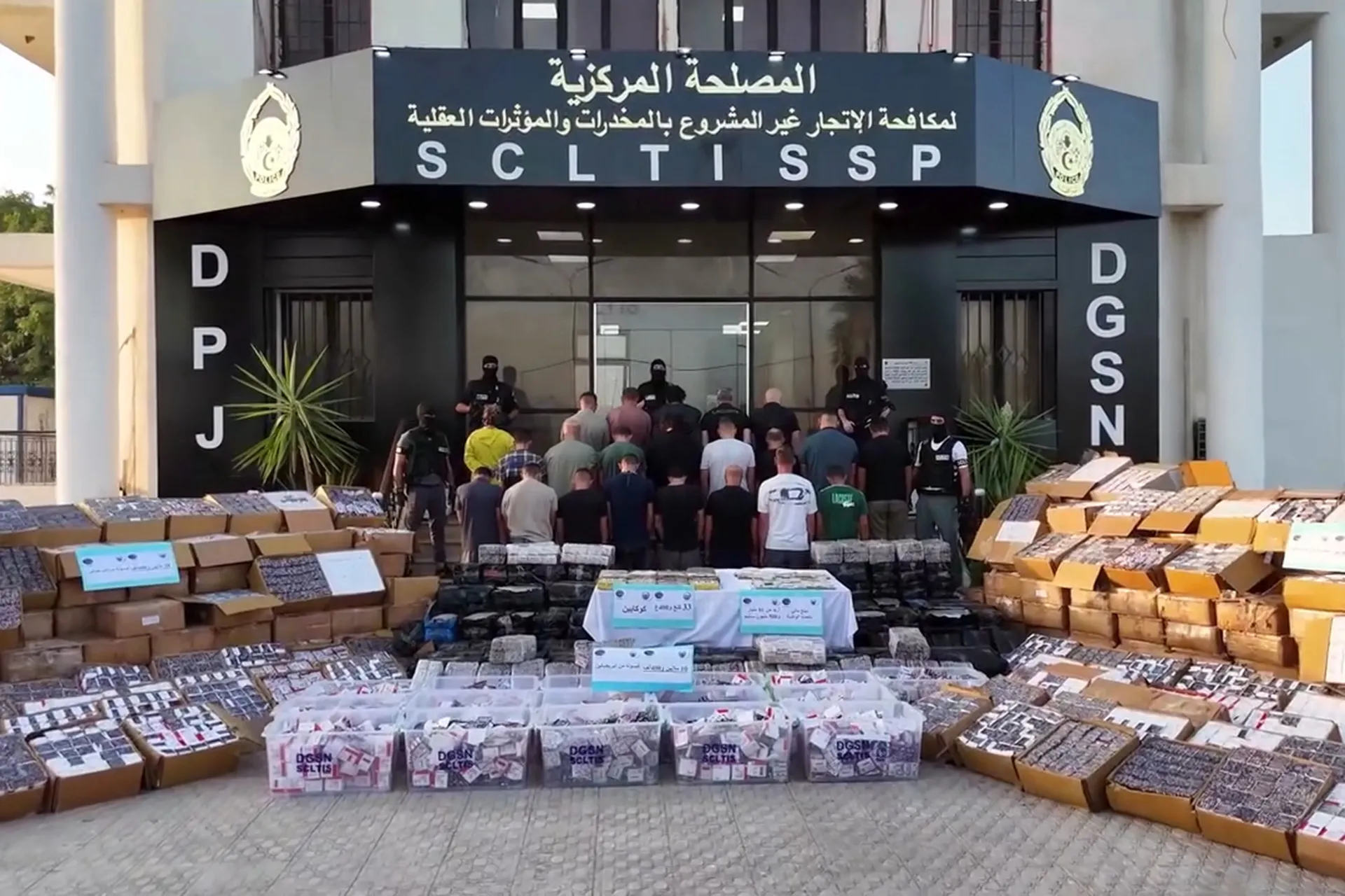 الجزائر تودع بارونات المخدرات سجنا شديد الحراسة بالصحراء الكبرى | أخبار