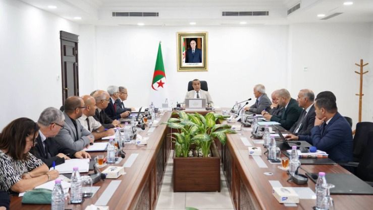 عجال يؤكد على تعزيز المخزون الاستراتيجي وضمان أمن الطاقة