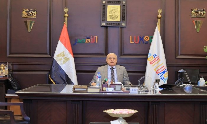 «الأقصر» تفتح قنوات لاستقبال البلاغات الطارئة.. واتساب والخط الساخن لخدمة المواطنين
