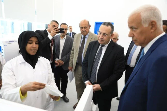 وزير التعليم العالي يتفقد جامعة العلمين وتجهيزات معامل طب الفم والأسنان