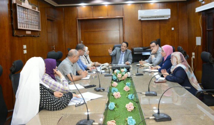 مدير تعليم الغربية يستعرض إجراءات تنسيق المتقدمين لرياض الأطفال بالمدارس المتميزة والرسمية للغات