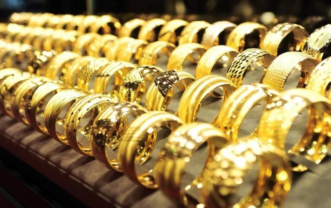 انخفاض سعر الذهب خلال تعاملات اليوم الجمعة.. عيار 21 يقترب من 6200 جنيه – الأسبوع