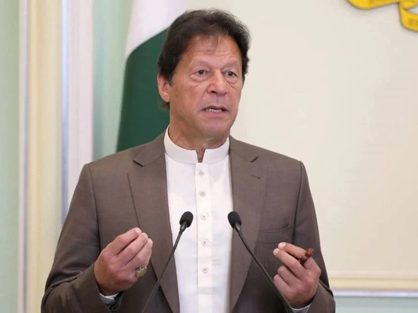 بأمر قضائي.. نقل عمران خان من السجن إلى المستشفى لتلقي العلاج – الأسبوع
