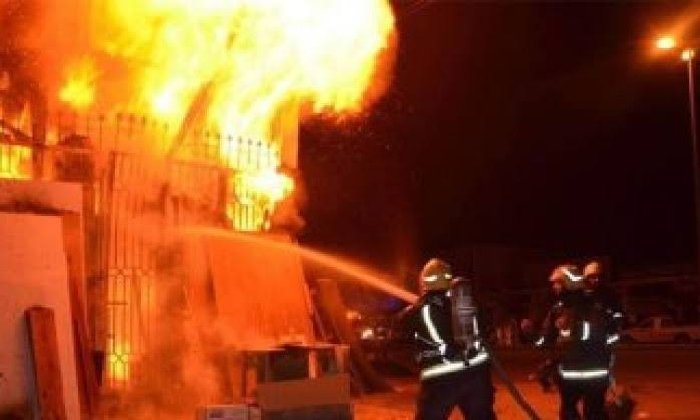 السيطرة على حريق مصنع بلاستيك في الشرقية – الأسبوع