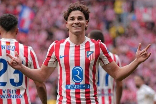جوليان ألفاريز يبلغ سيميوني برغبته في الرحيل والانضمام إلى برشلونة – الأسبوع