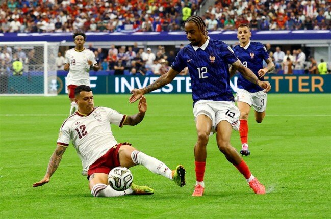 برشلونة يتحرك مبكرًا لتعويض كوندي ويستهدف نجم منتخب إسبانيا – الأسبوع
