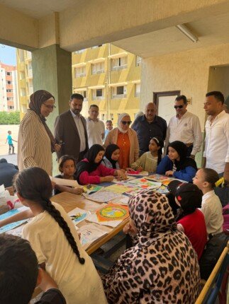 الإجازة تتحول إلى مساحة للتعلم والإبداع.. مدير تعليم القاهرة تتابع أنشطة «تحيا مصر 2»