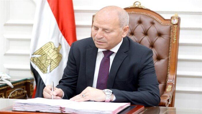 محافظ القاهرة يعتمد حركة تنقلات وتكليفات جديدة لرؤساء الأحياء.. أسماء القيادات وتفاصيل القرار