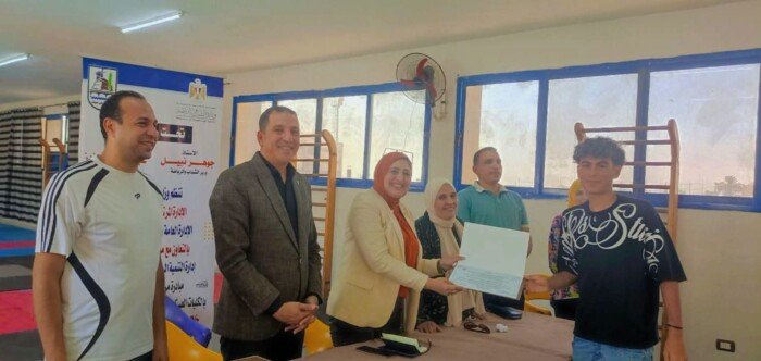 «شباب بني سويف» يخوضون «قفزة الثقة» وتدريبات السباحة ضمن مبادرة التأهيل العسكري والرياضي
