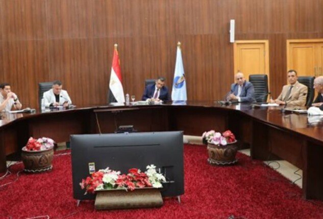 محافظ البحر الأحمر يبحث معوقات القطاع السياحي والمستثمرين – الأسبوع