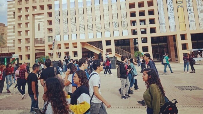 الجامعات الخاصة والأهلية.. حين يتحول البحث عن مقعد إلى معاناة للأسرة المصرية