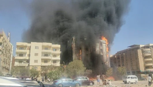 حريق هائل يلتهم عقار في حدائق الأهرام.. والحماية المدنية تحاصر النيران «صور» – الأسبوع
