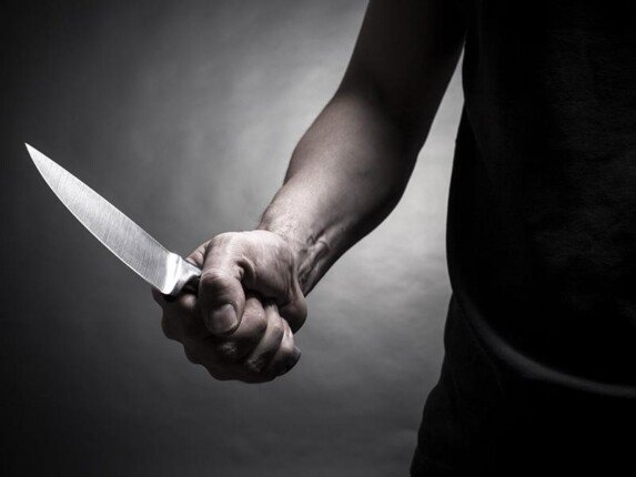 سائق توكتوك ينهي حياة جارته طعنا ويتناول الحبة القاتلة في المنوفية – الأسبوع