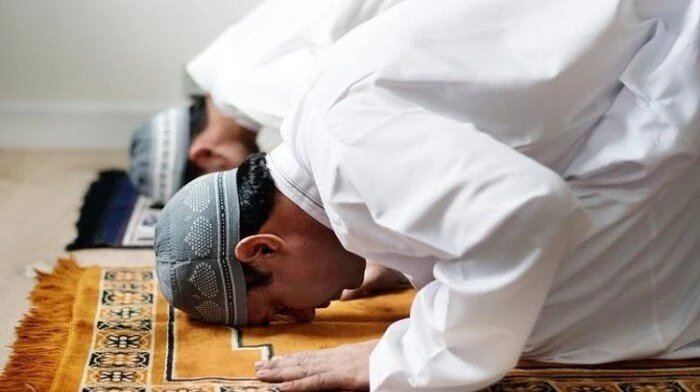 موعد أذان الفجر غدًا الاثنين 17 أغسطس 2026.. مواقيت الصلاة في القاهرة والمحافظات
