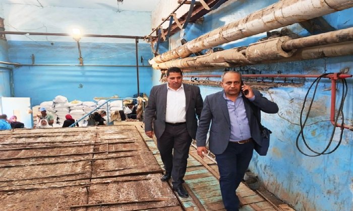 حملة تفتيشية مفاجئة على تجار اللحوم المجمدة ومصانع الثلج بكوم أمبو – الأسبوع