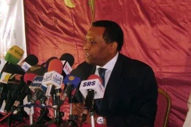 رئيس الوزراء السوداني: لدينا خطوط حمراء ولا مساواة بين الجيش وميليشيا الدعم