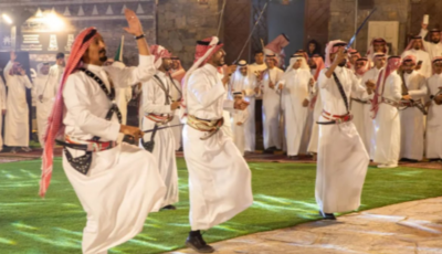 «فن العرضة» بالباحة.. لوحة إبداعية تجسد ثراء وتنوّع الموروث الشعبي