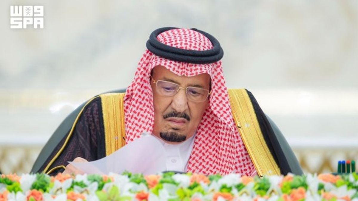 3 أوامر ملكية.. إعادة تشكيل مجلس الوزراء وتعيين رئيسين جديدين لهيئتين