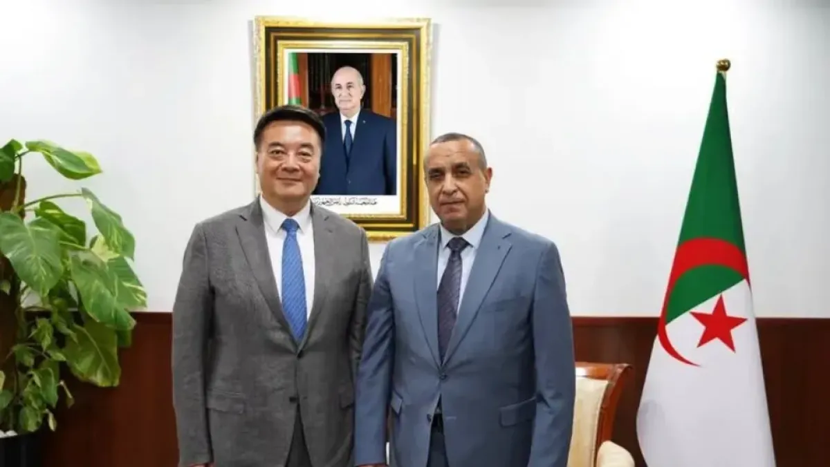 عجال يبحث فرص شراكات مع وفد من مجمع صيني للصلب