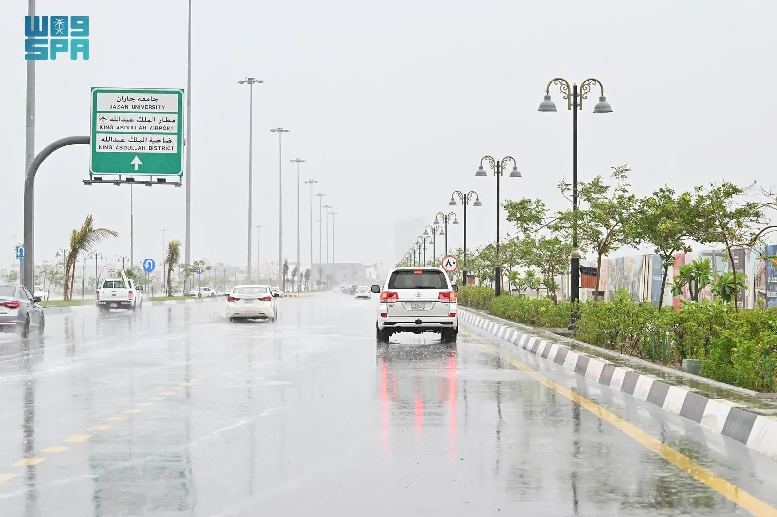 أمطار غزيرة وسيول وصواعق رعدية تضرب محافظات جازان