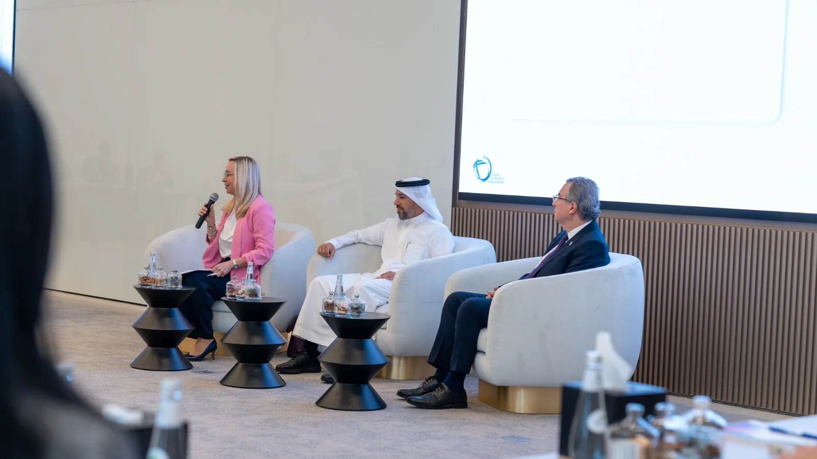 «عِلم» تستضيف طاولة مستديرة رفيعة المستوى مع البنك الدولي ومنظمة التعاون الرقمي