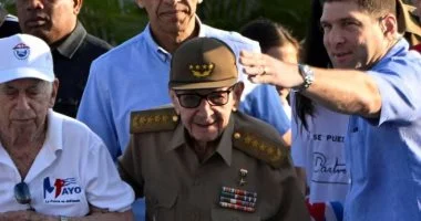 كاسترو يتعرض لجلطة دماغية.. تدهور صحته تثير تساؤلات حول مستقبل كوبا
