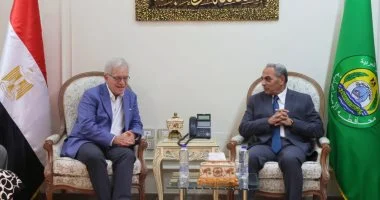 محافظ الإسماعيلية يبحث مع القائم بأعمال السفير الأمريكى تعزيز الاستثمار