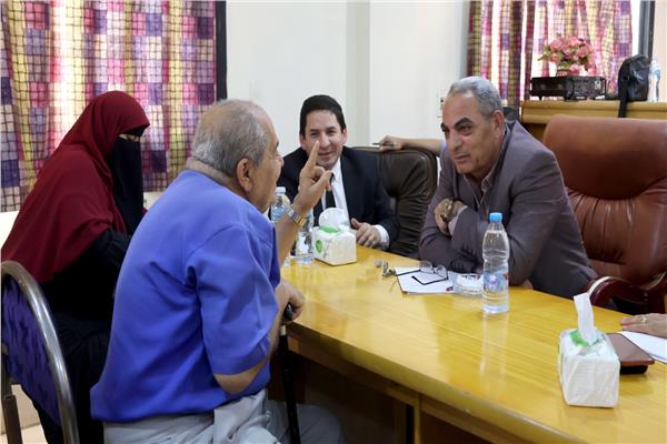 محافظ الإسماعيلية يعقد لقاءً جماهيريًا موسعًا بمركز ومدينة التل الكبير